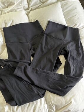 Aerie Black High-Rise Everyday Leggings: 1 or both